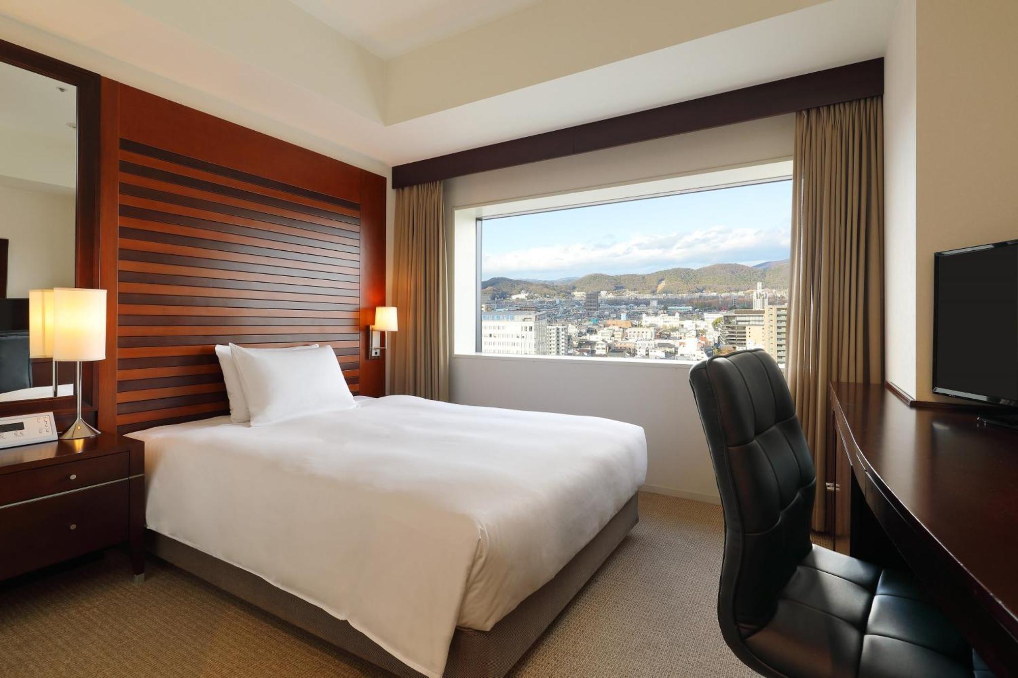 Hotel Ana Crowne Plaza Okayama By Ihg Zewnętrze zdjęcie