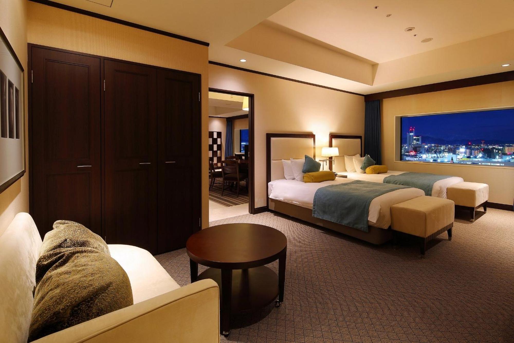 Hotel Ana Crowne Plaza Okayama By Ihg Zewnętrze zdjęcie